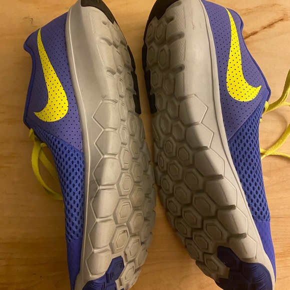 Nike Youth Size 7 Blue - Picture 2 of 6